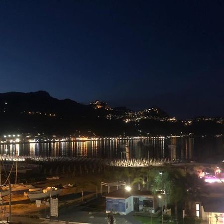 Apartamento Casablu, Un Delizioso Bilocale Sulla Baia Di Naxos Giardini-Naxos Exterior foto