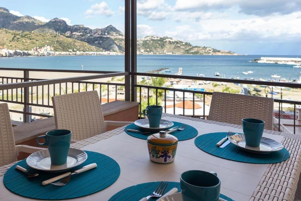 Apartamento Casablu, Un Delizioso Bilocale Sulla Baia Di Naxos Giardini-Naxos Exterior foto